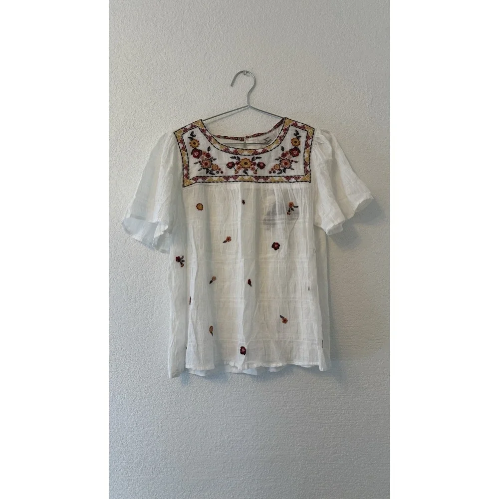 Floral Embroidered White Blouse Lightweight Size Small - Picture 2 of 10